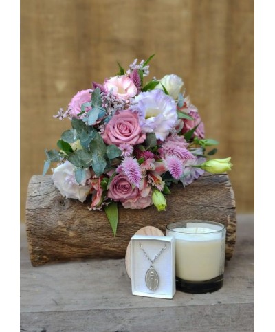 Oh Mother | Bouquet, medal & scented candle