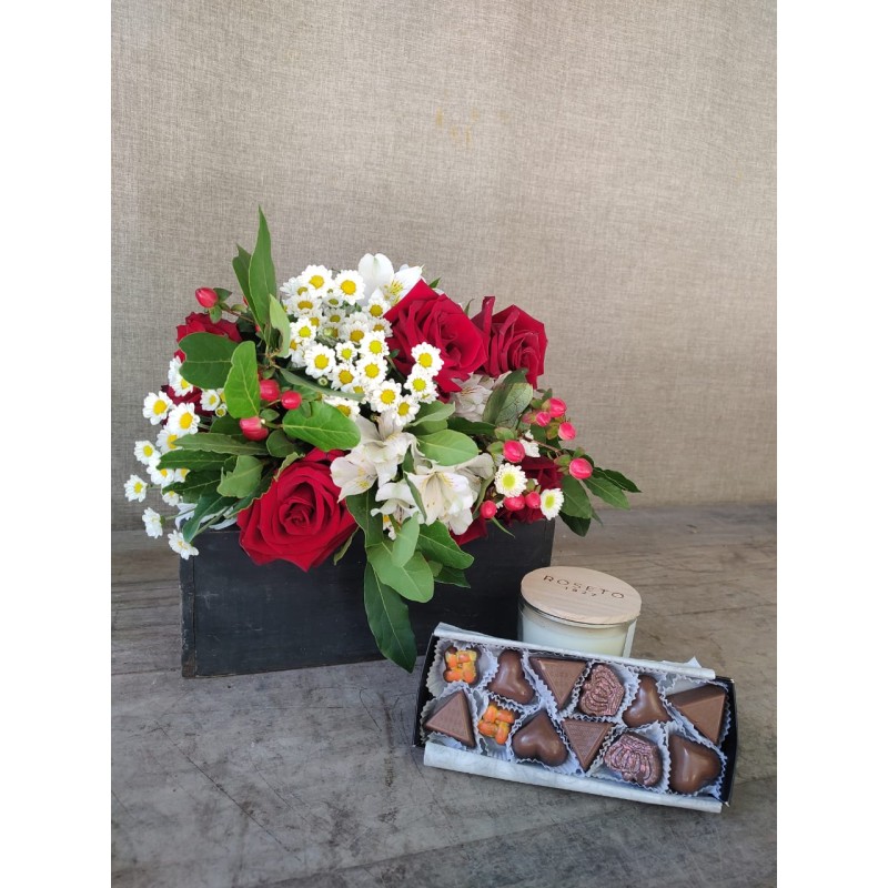 Paixão em Cada Batida | buquê, vela e chocolate