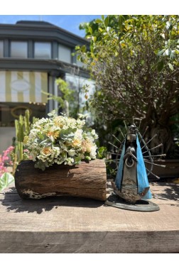 Mary's table|bouquet