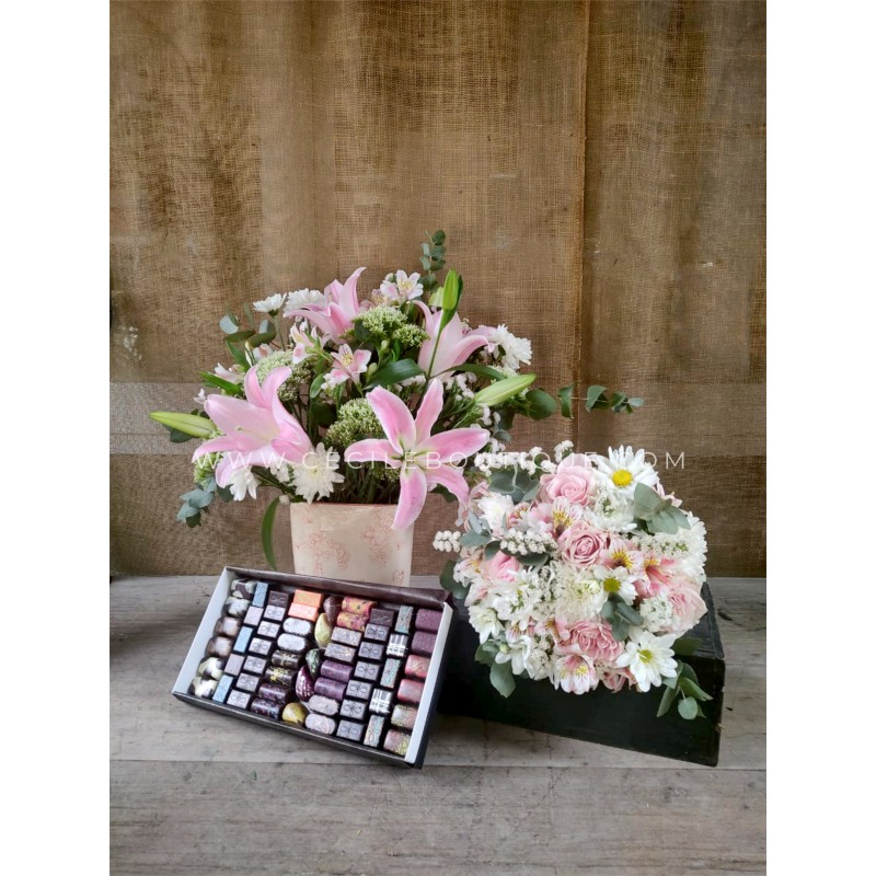 With love | Bouquets and chocolates With love | Bouquets and chocolates