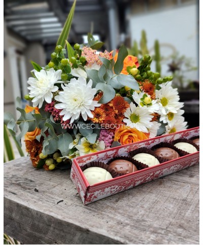 Amelia | Arreglo floral & chocolates