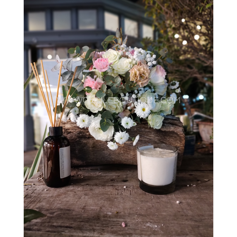 Queen of hearts | Ramo de flores, vela y difuso Queen of hearts | Ramo de flores, vela y difuso