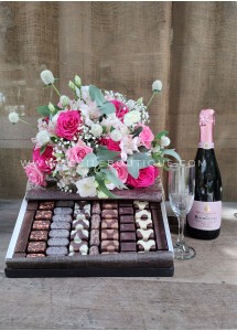 Amor pleno | Bouquet, chocolates & champagne