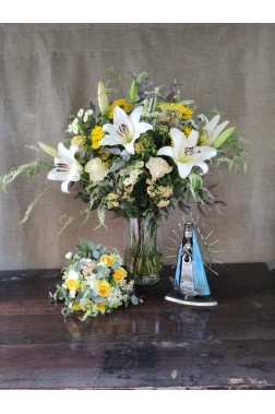 Light of Mary | Flower Bouquet