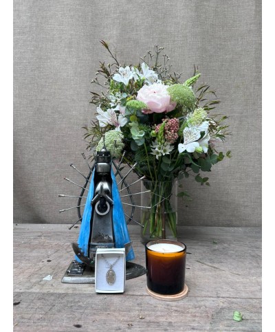 Maria Eterna | Buquê, Vela e Medalha