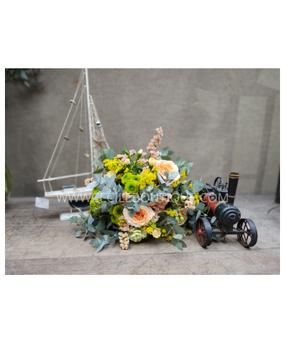 Días mágicos | Ramo de flores con velero y miniatura