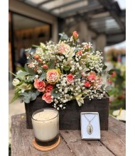 Fuerza del amor| Bouquet, vela y cadenita