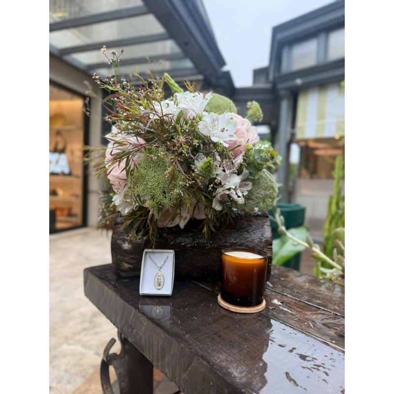 Canção para a Chuva | Buquê, Vela e Medalha