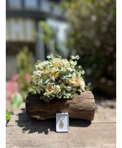 Mary's table|bouquet Mary's table|bouquet