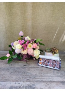 Un Día Contigo | Bouquet, Chocolates & Jardín