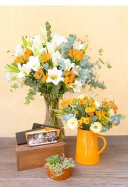 Smile | Two bouquets and chocolates
